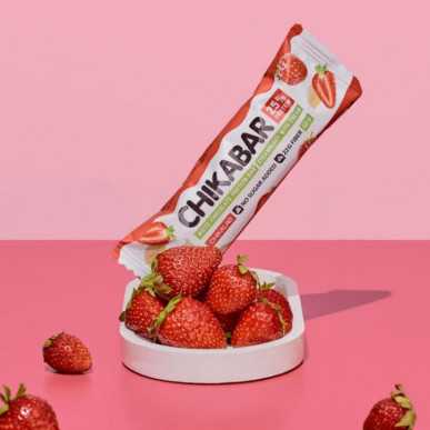 Chikalab Protein Bar Chikabar "Mansikka kermalla", 60 g – madala kalorsusega toode firmalt Chikalab, osta SportFit-ist