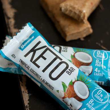 „Bombbar Keto“ baltymų juosta „atogrąžų kokosas ir migdolai“, 40 g – madala kalorsusega toode firmalt Bombbar, osta SportFit-ist