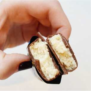Bombbar -proteiinibaari "kookoskakku", 40 g